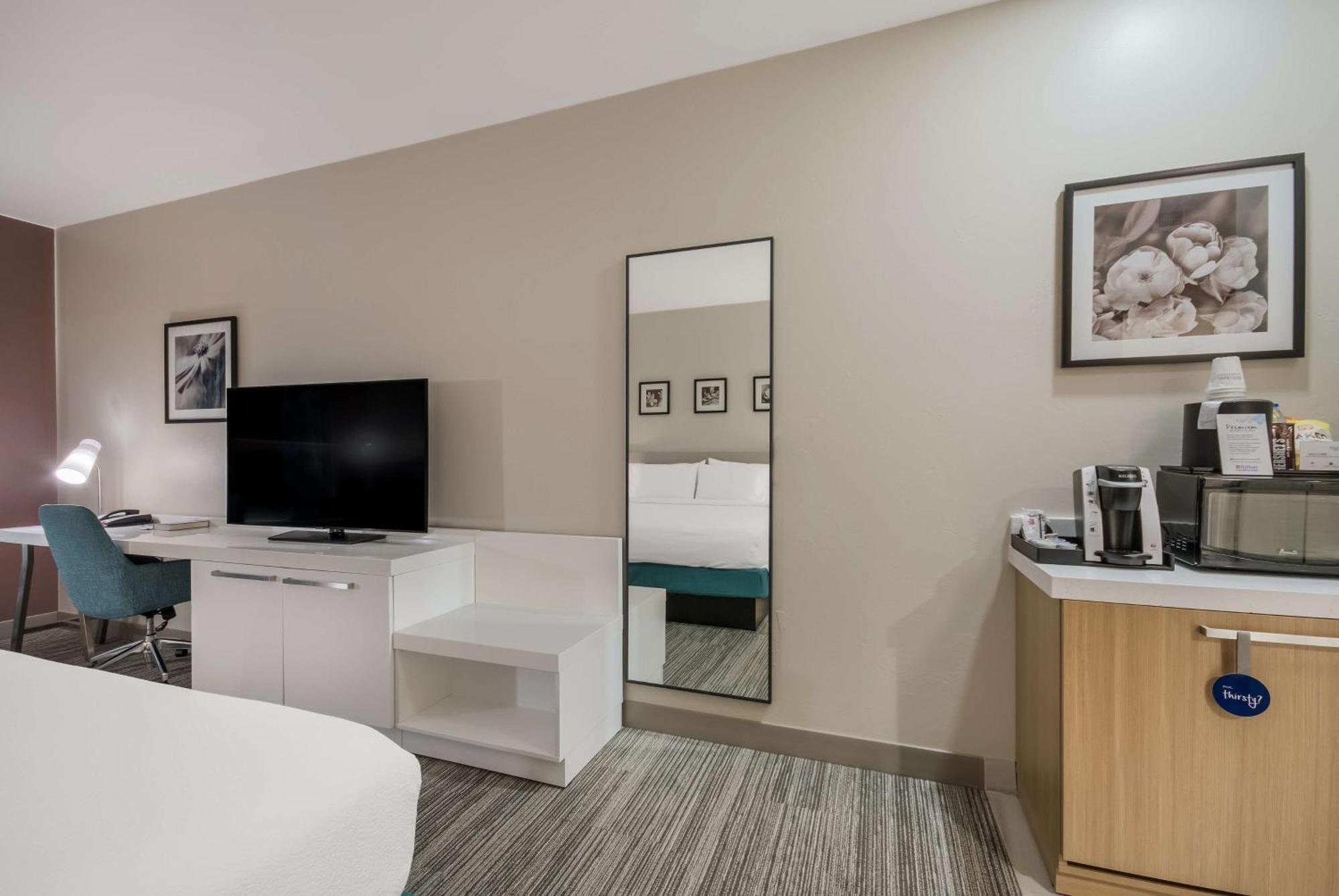 Hilton Garden Inn Oklahoma City Midtown Exterior photo